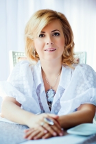 Dr. Olena Derevianko